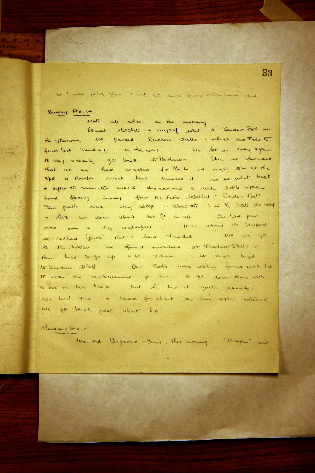 Scanned image of page book11 img_15014.jpg