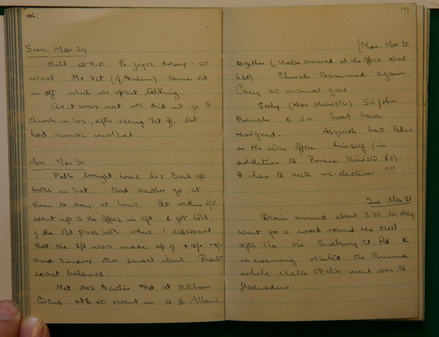 Scanned image of page book05 img_4299.jpg