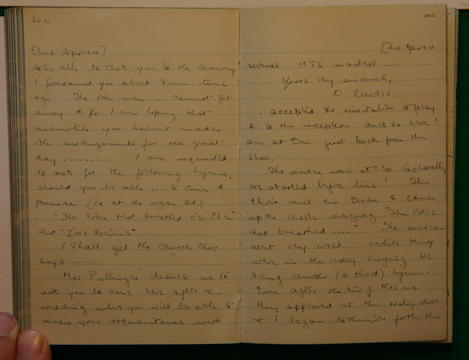 Scanned image of page book05 img_4307.jpg