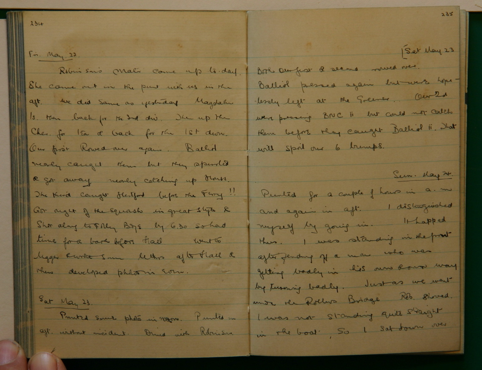 Scanned image of page book05 img_4323.jpg
