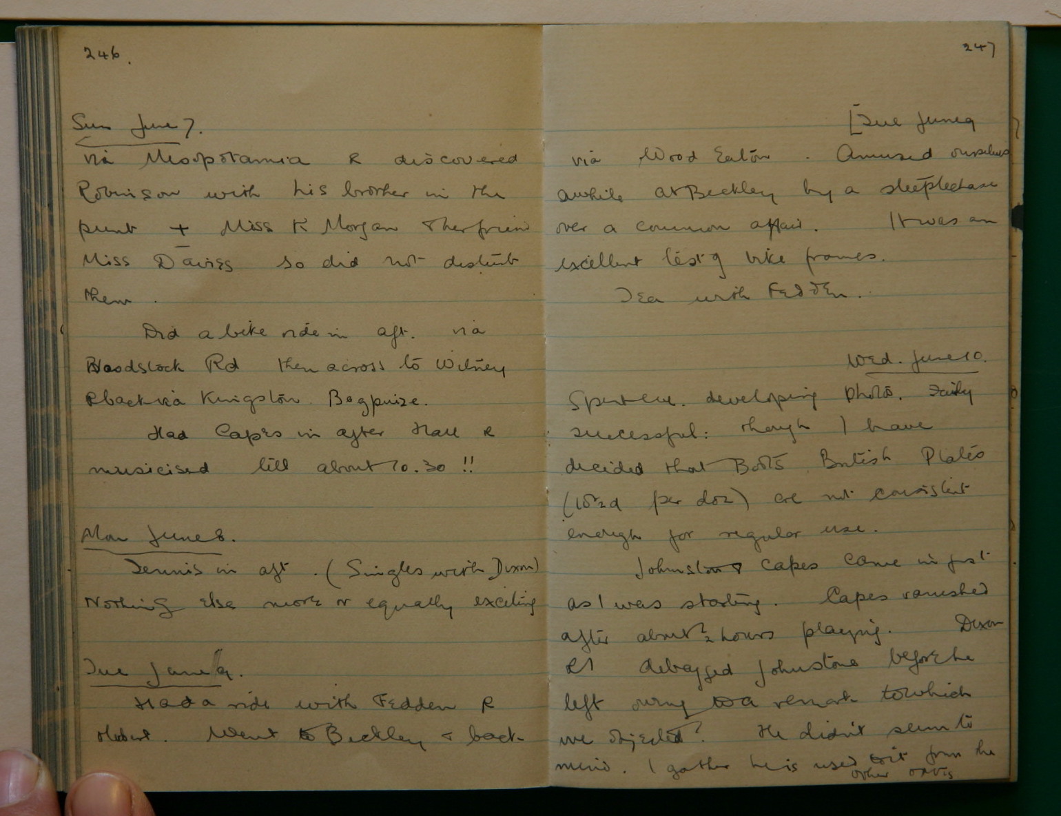 Scanned image of page book05 img_4329.jpg