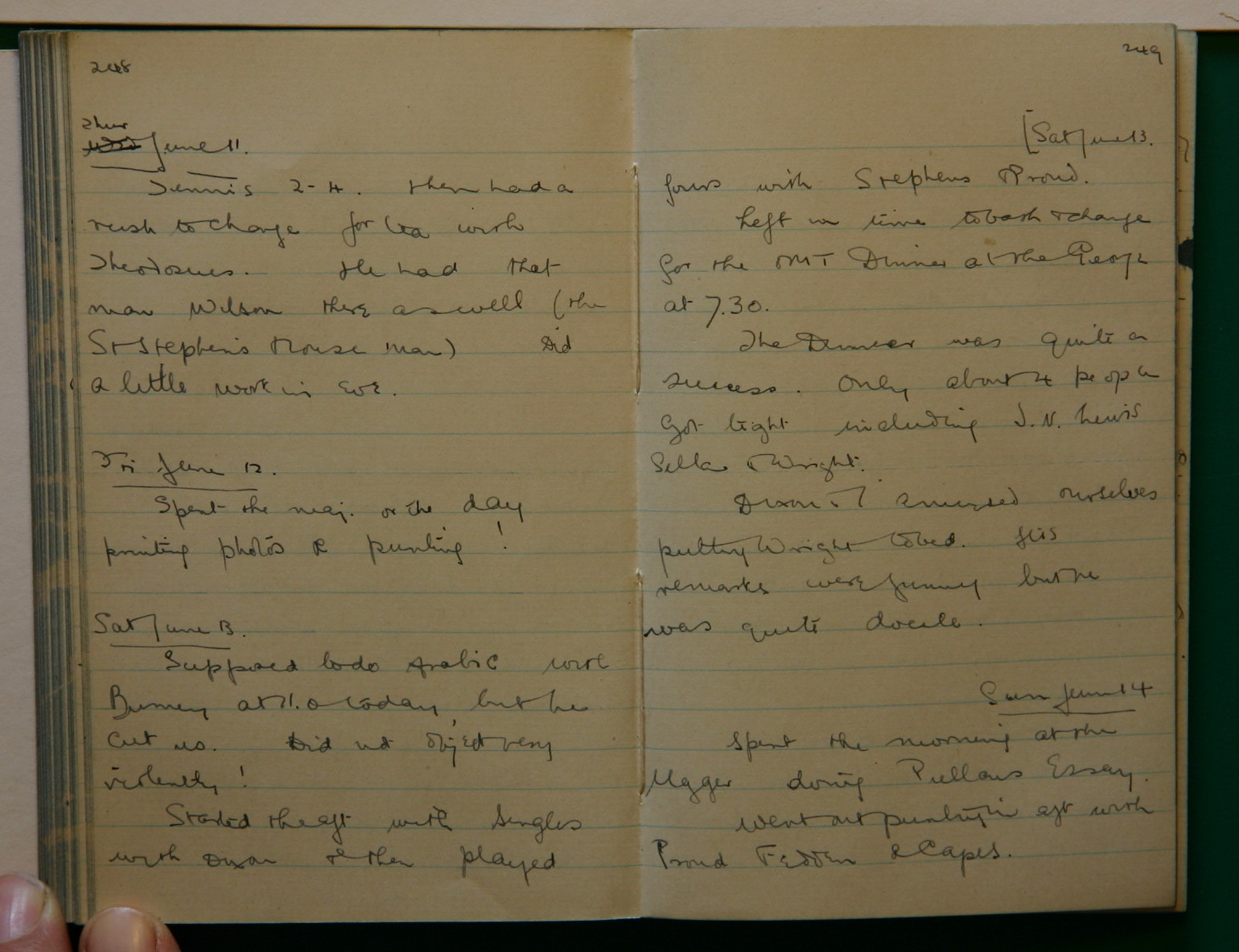 Scanned image of page book05 img_4330.jpg
