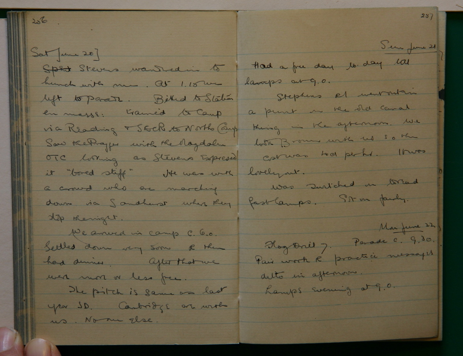 Scanned image of page book05 img_4334.jpg