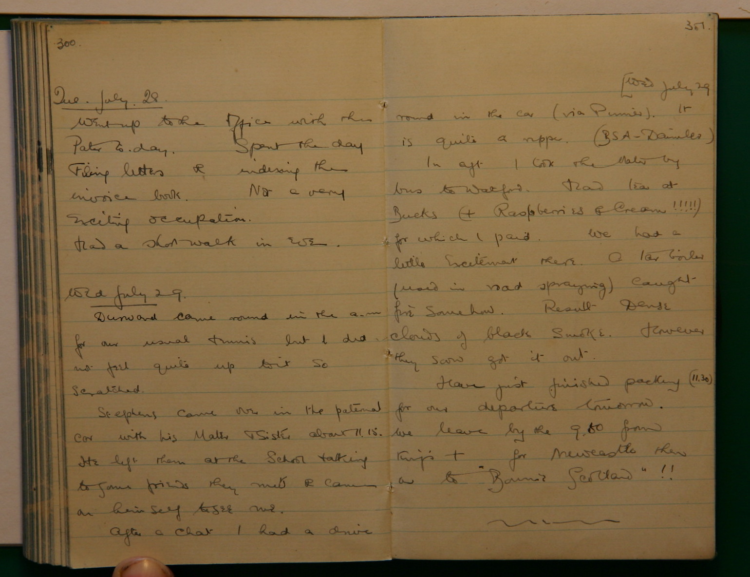 Scanned image of page book05 img_4356.jpg