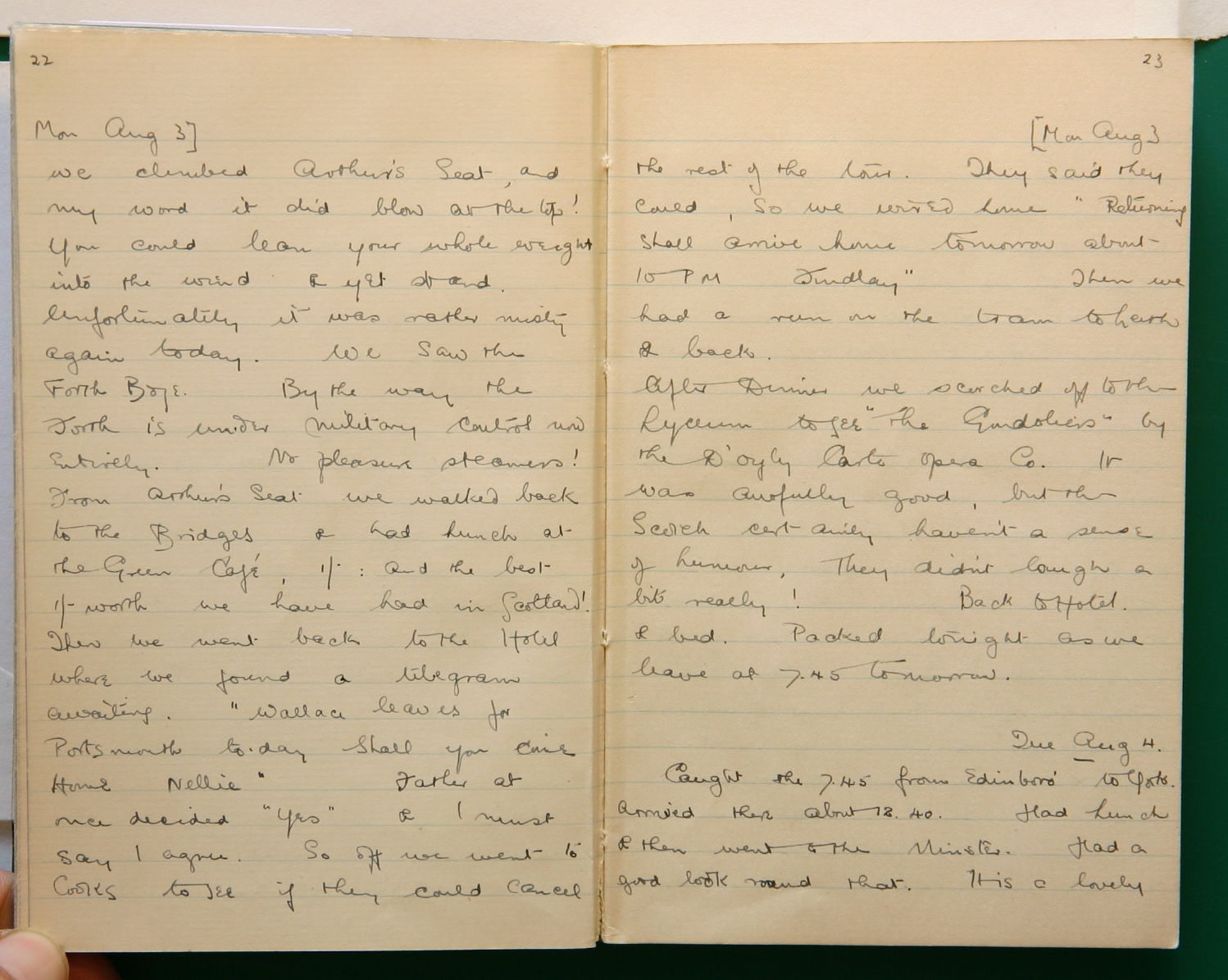 Scanned image of page book06 img_4378.jpg