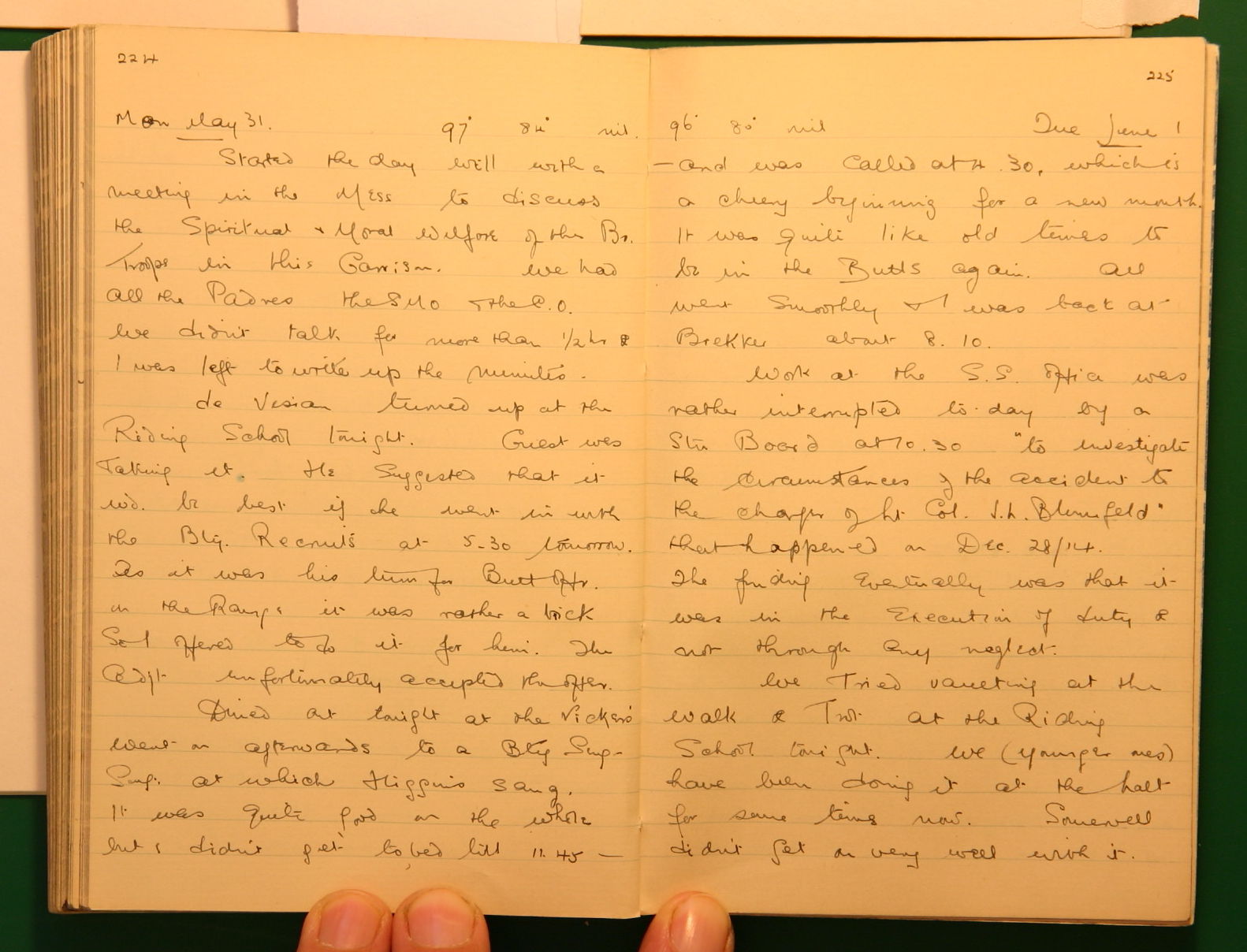 Scanned image of page book08 img_4621.jpg