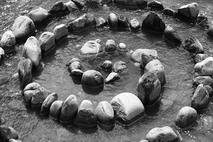 Rock spiral in water at Gurnigel